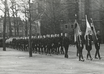 502581 Afbeelding van de mannelijke leden van het Nationaal Socialistisch Studentenfront (N.S.S.F.) tijdens een mars ...